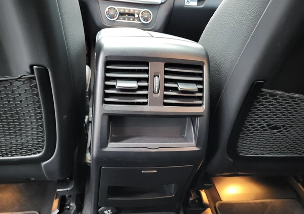 Mercedes-Benz GL cena 169900 przebieg: 24817, rok produkcji 2016 z Warszawa małe 704